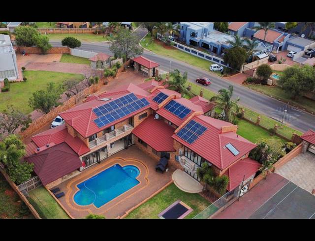 6 BEDROOM HOUSE FOR SALE IN MEYERSDAL